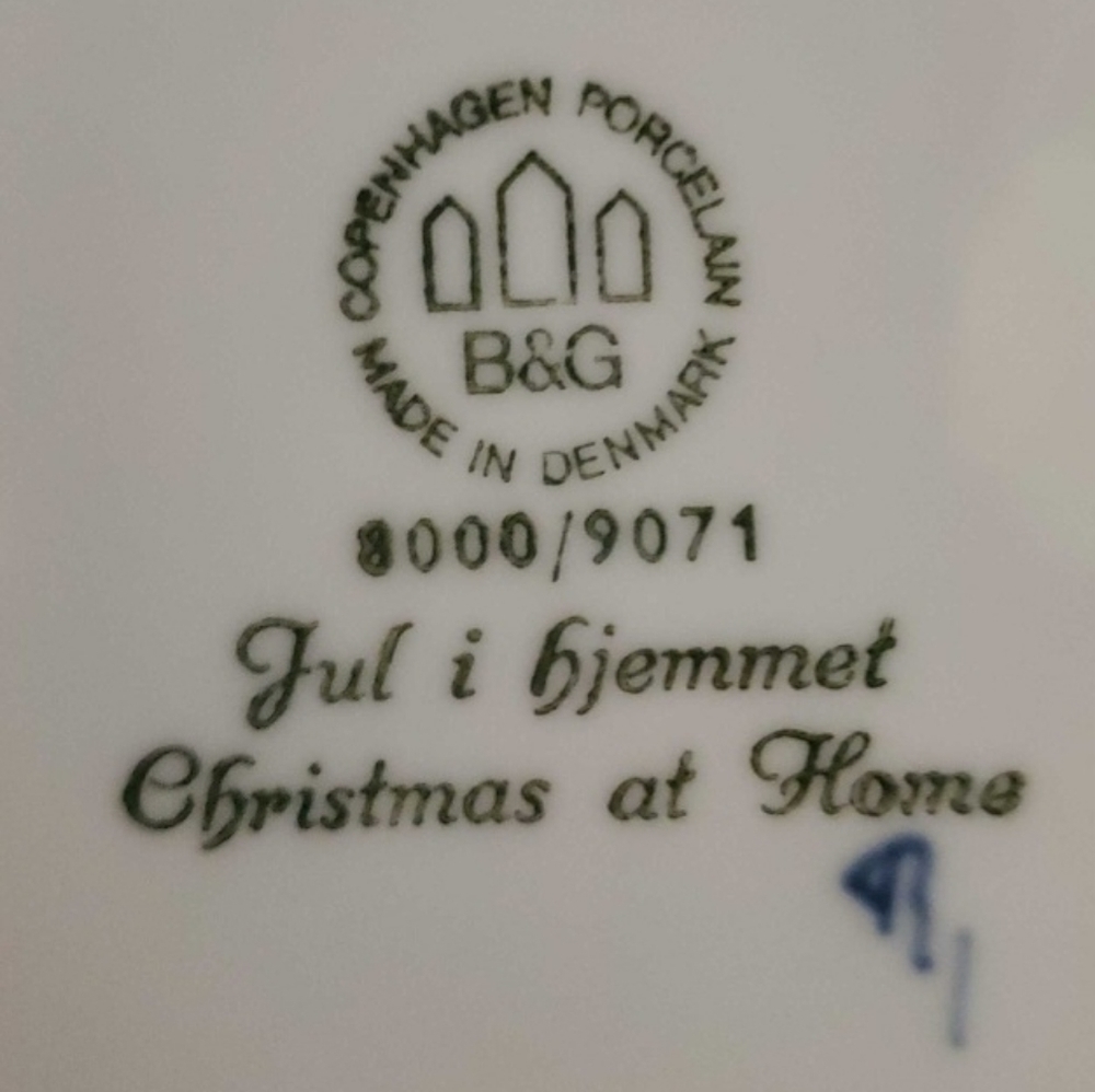 Vintage 1971 Bing & Grondahl Copenhagen Christmas π At Home Porcelain Plate - Picture 3 of 4